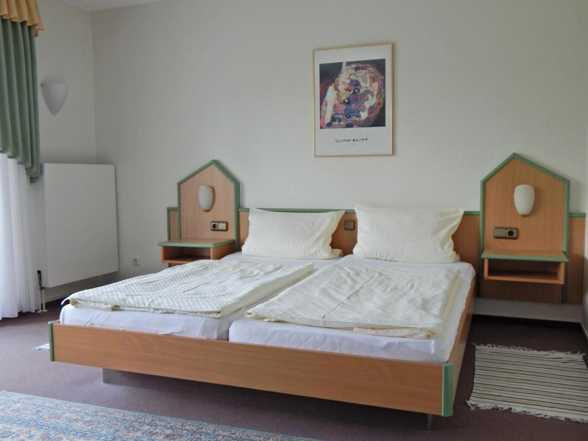 Hotel Garni Am Brunnenplatz เกโรลชไตน์ ภายนอก รูปภาพ