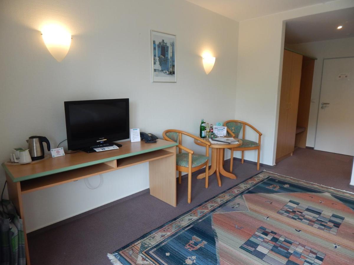 Hotel Garni Am Brunnenplatz เกโรลชไตน์ ภายนอก รูปภาพ
